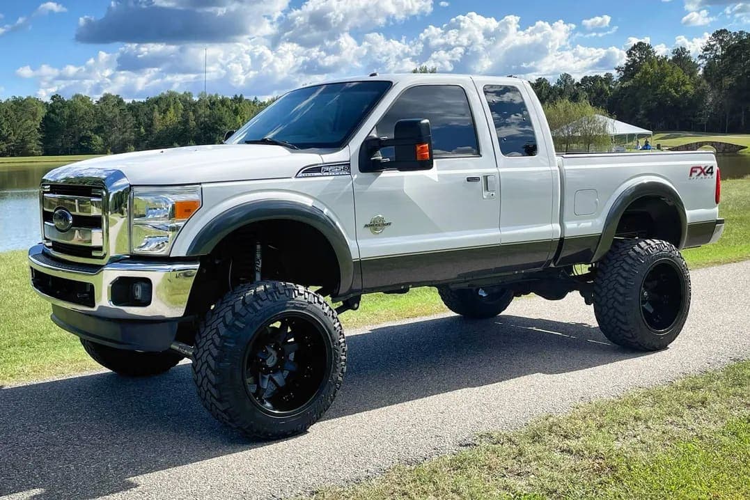 2016 Ford F-250 Super Duty Lariat exterior