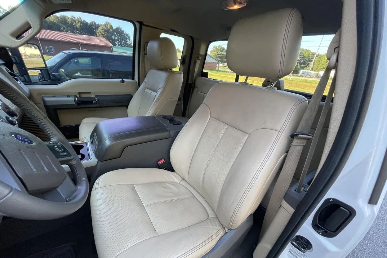 2016 Ford F-250 Super Duty Lariat, view