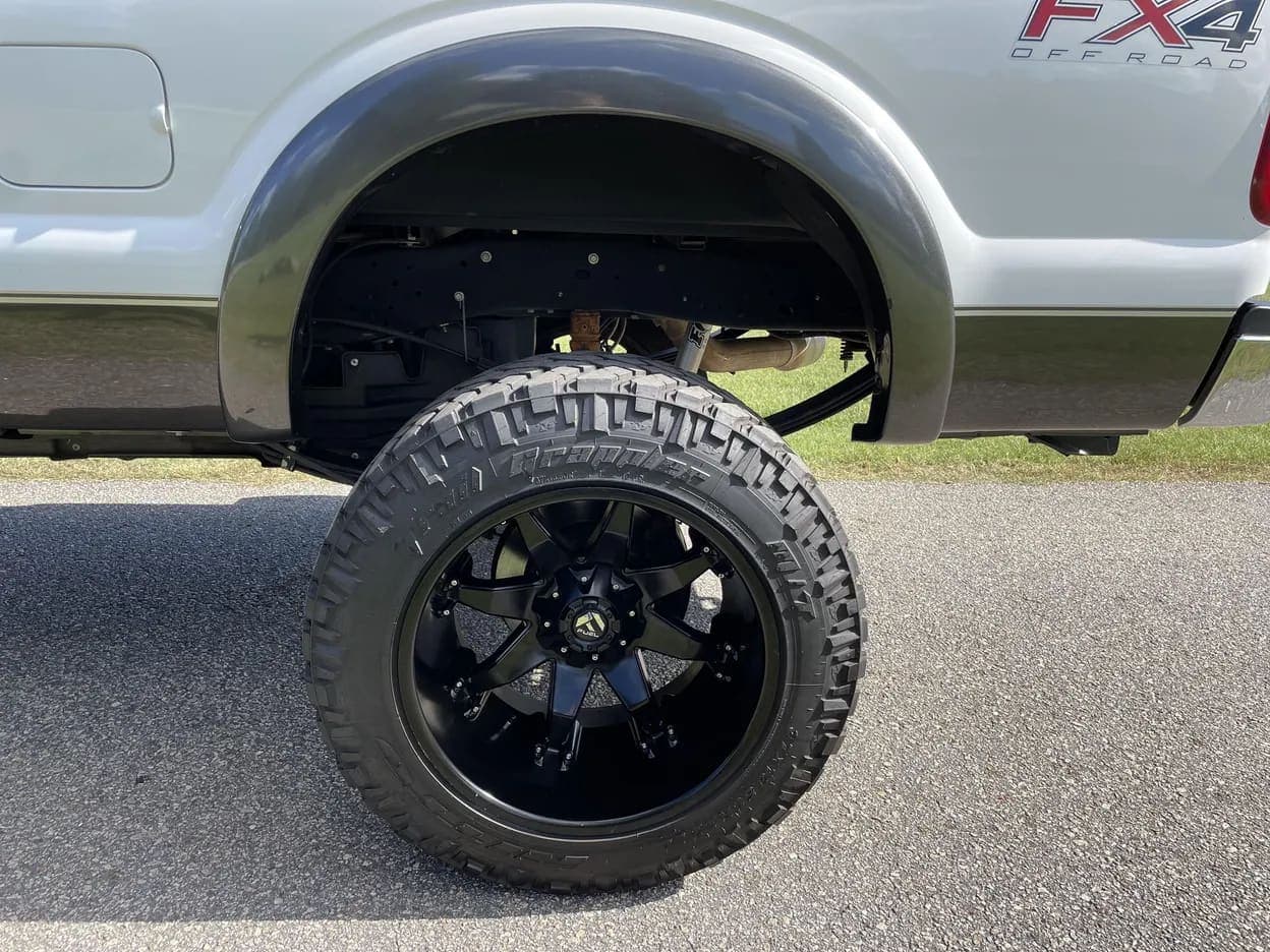 2016 Ford F-250 Super Duty Lariat, view