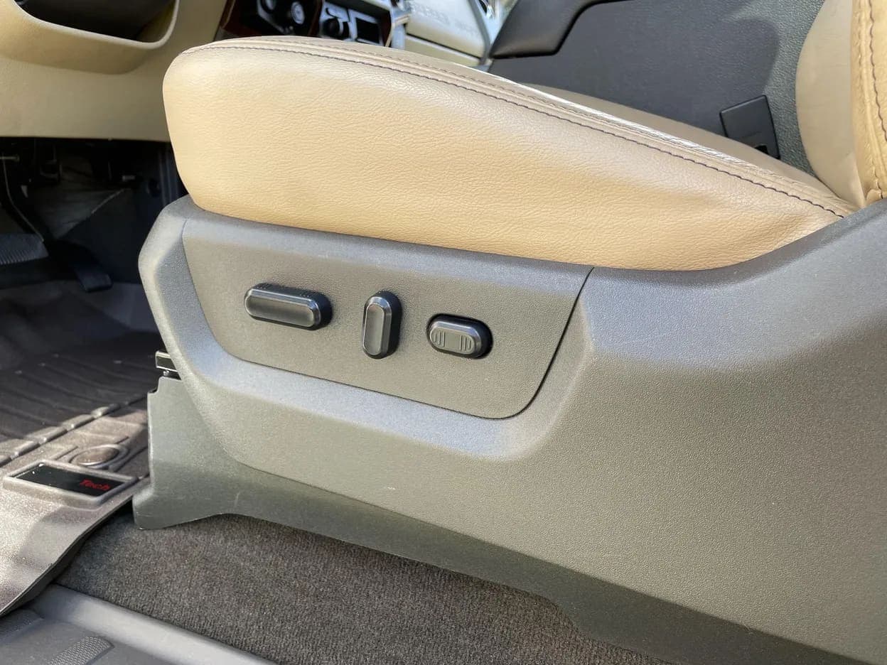 2016 Ford F-250 Super Duty Lariat, view