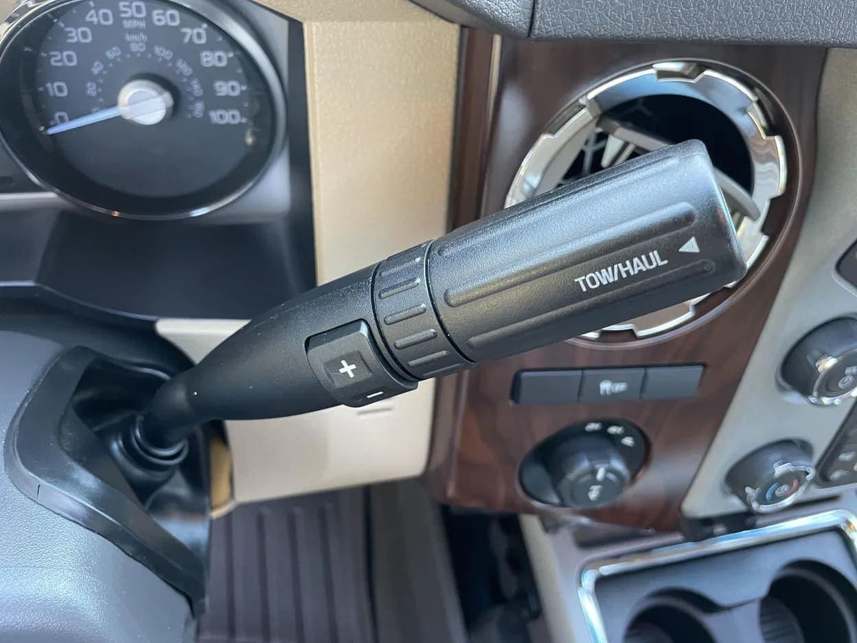 2016 Ford F-250 Super Duty Lariat, view