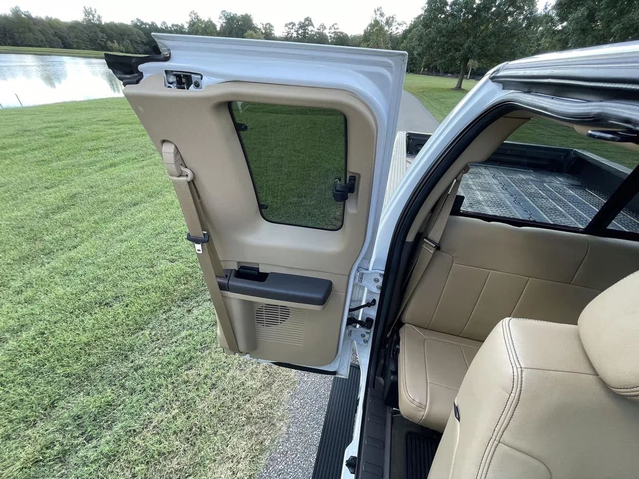 2016 Ford F-250 Super Duty Lariat, view