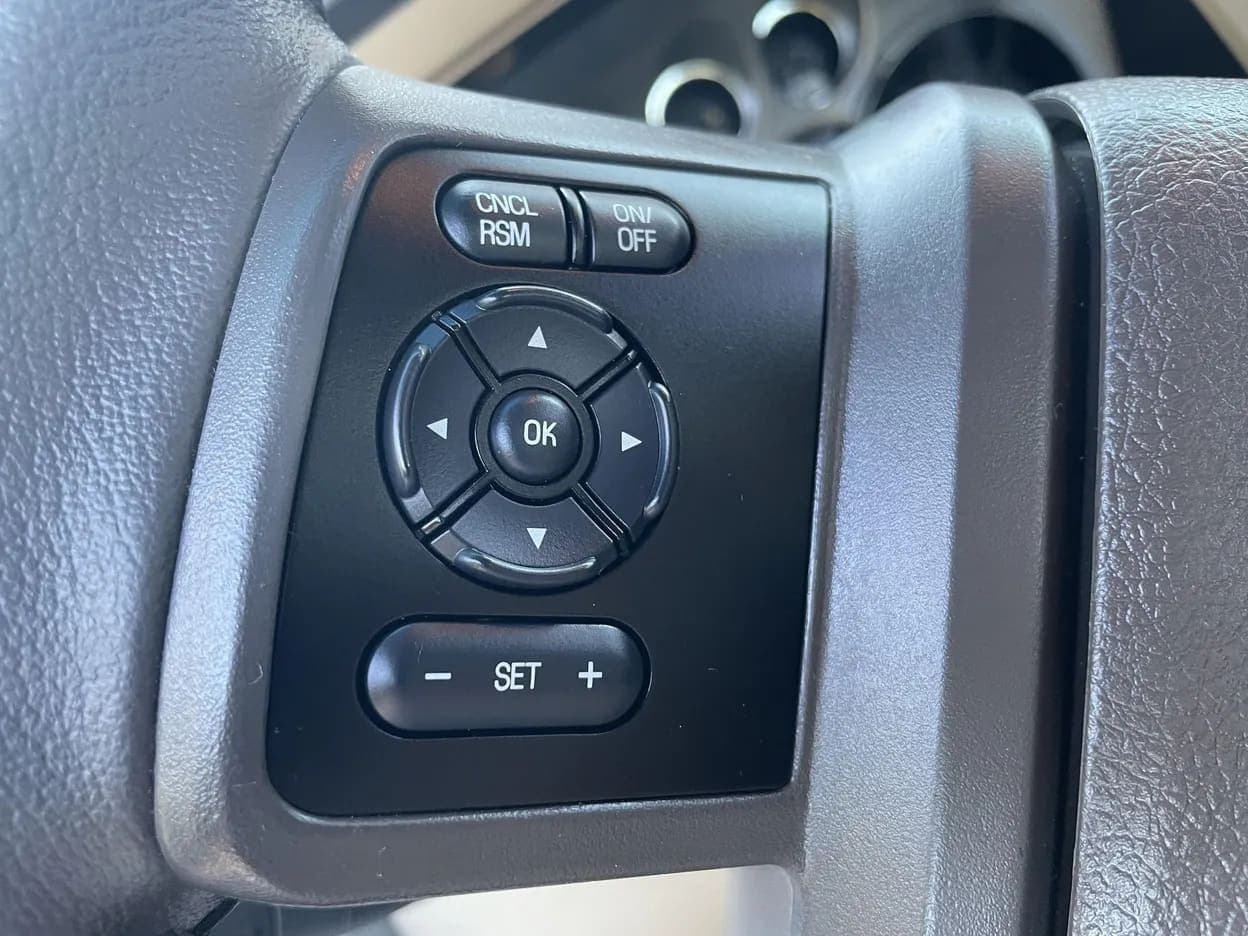 2016 Ford F-250 Super Duty Lariat, view