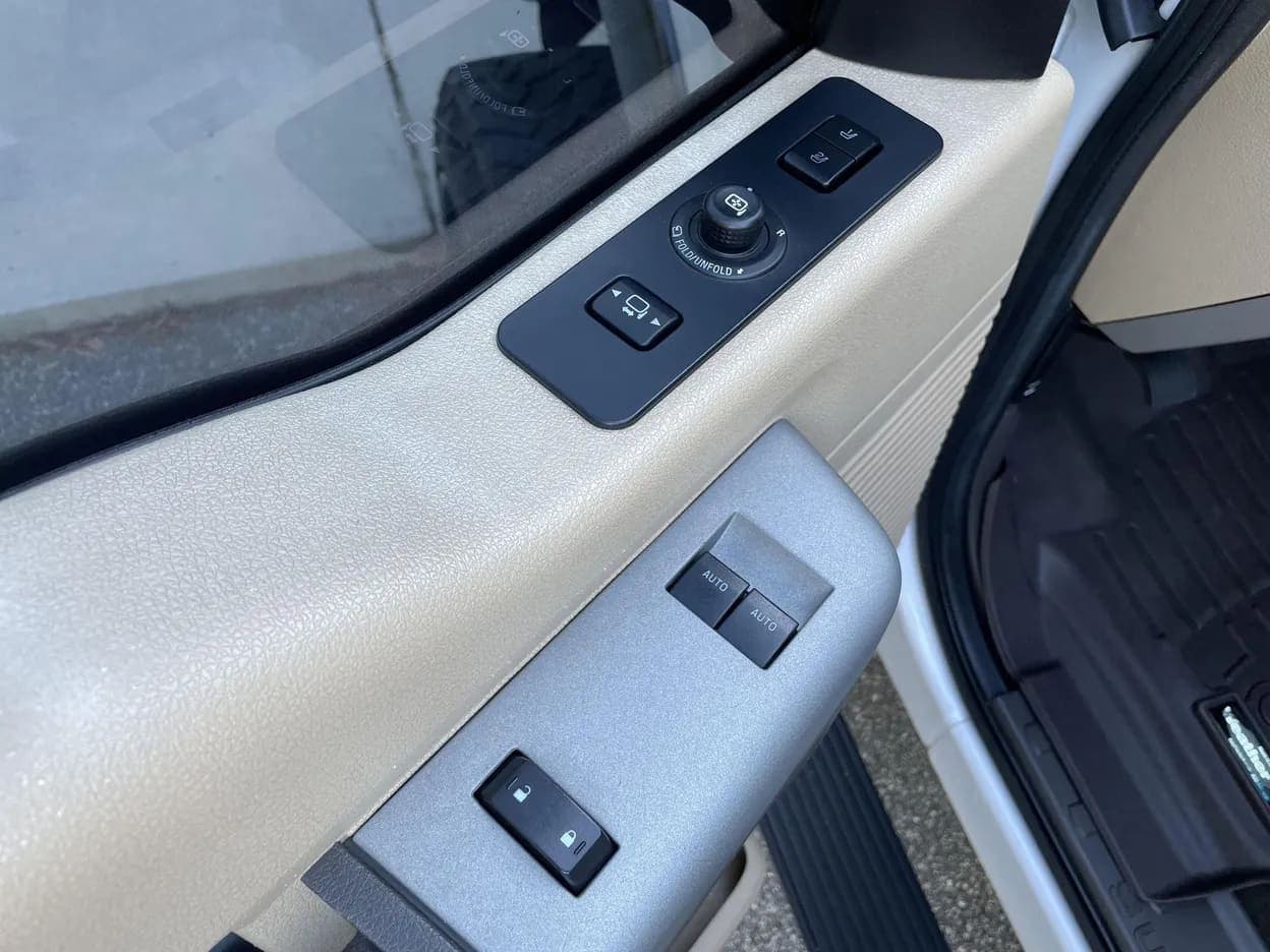 2016 Ford F-250 Super Duty Lariat, view