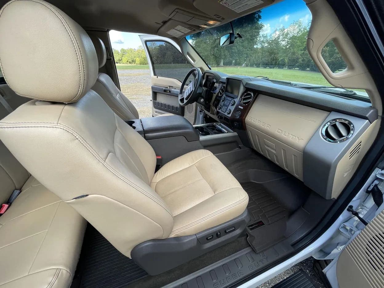 2016 Ford F-250 Super Duty Lariat, view