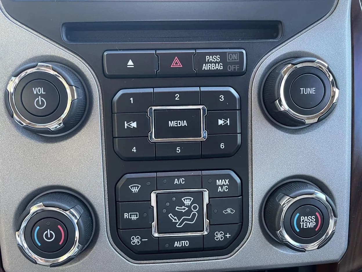 2016 Ford F-250 Super Duty Lariat, view