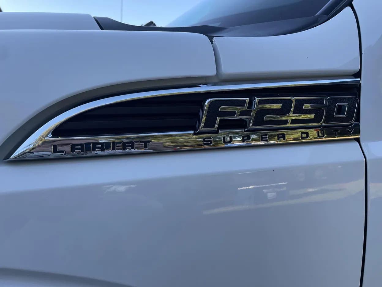 2016 Ford F-250 Super Duty Lariat, view